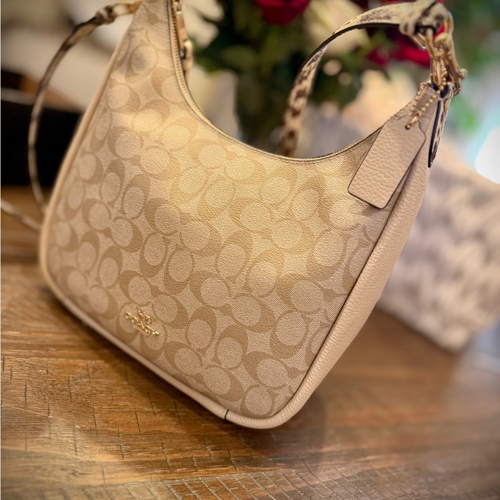 Coach Signature Emblem Snake Jules Hand Bag - brand new with tag